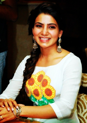 Samantha Cute smile 1